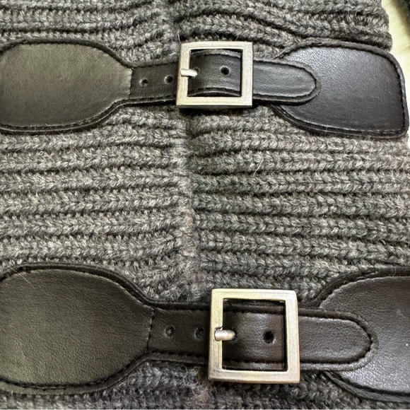 Moda International Gray Sweater Size Medium Wrap Buckle Shawl Collar Ribbed NWT - Picture 7 of 13